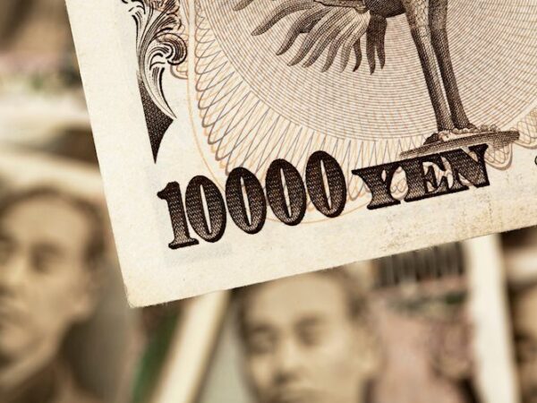 Japanese Yen struggles to gain momentum, eyes on Fed decision