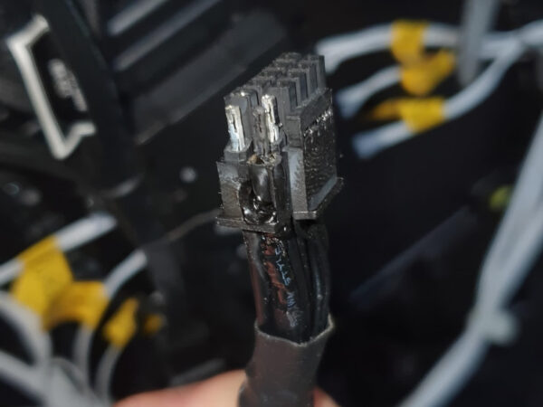 RTX 4090 owner says his 16-pin power connector melted at the GPU and PSU ends simultaneously