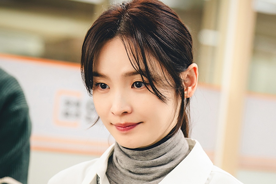 Jeon Mi Do Decides To Publish A Scoop First And Deal With Her Boss Later In New Drama “Connection”