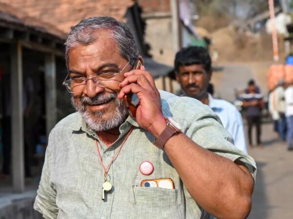 Farmer leader Raju Shetti takes on both political groupings as an independent