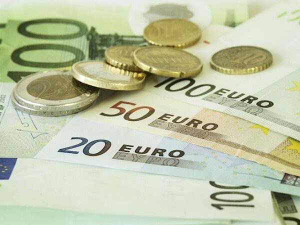 EUR/USD rallies as weak US NFP boosts Fed rate-cut prospects