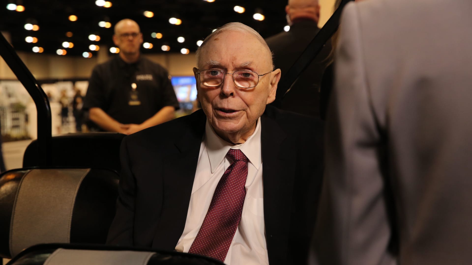 Berkshire shareholders remember Charlie Munger—3 lessons that will make you a better investor