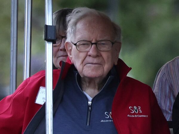 Warren Buffett Has Sold His Paramount Stock: “We Sold it All, and We Lost Quite a Bit of Money”