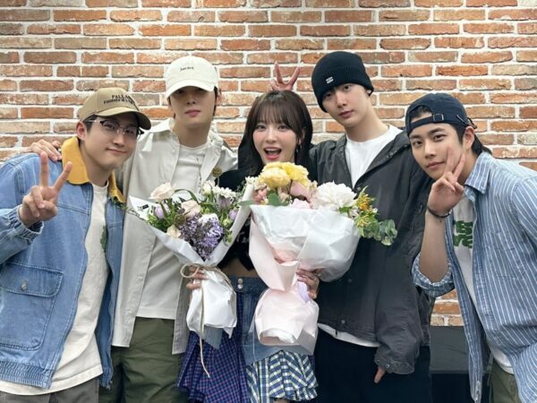 ASTRO Members Show Love For Moon Sua At Billlie’s Fan-Con