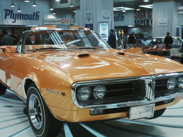 What Engine Did The 1967 Pontiac Firebird Have & How Much HP Did It Produce?