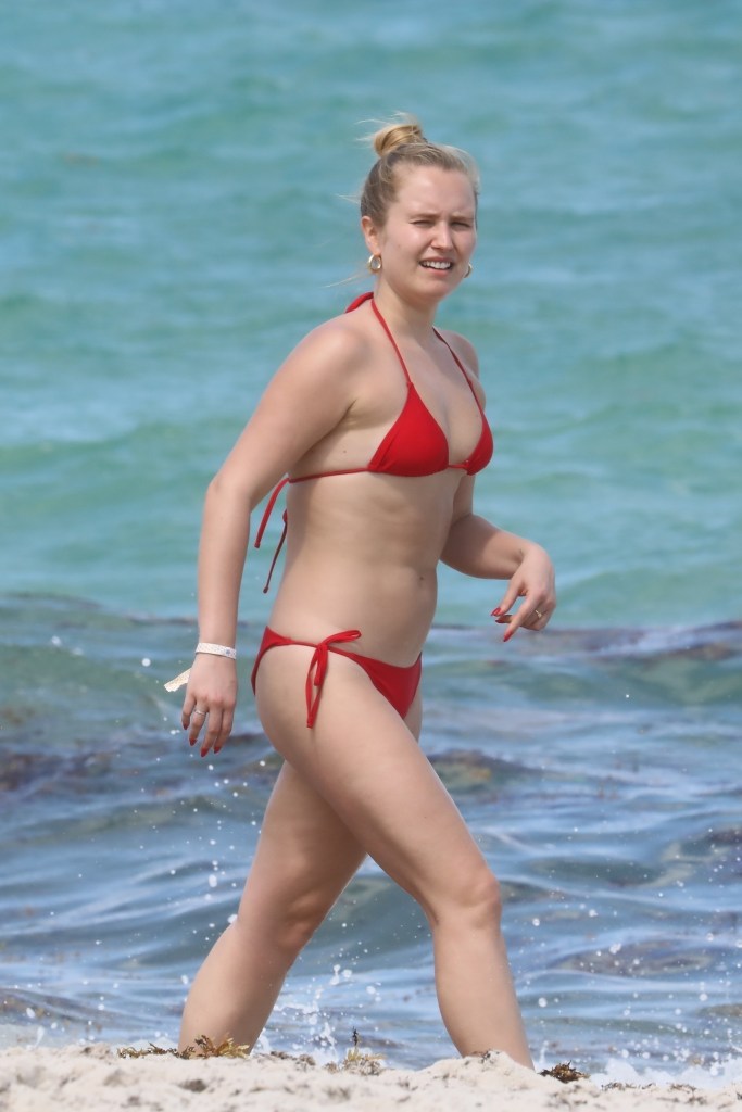 Christie Brinkley’s look-alike daughter Sailor stuns in red bikini while catching sun in Miami