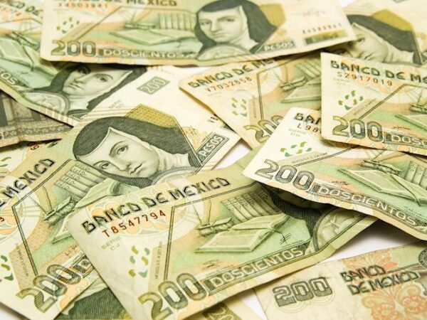 Mexican Peso trades higher on positive market mood, robust Mexican data