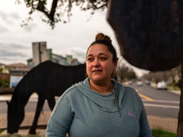 California propone ampliar subsidios de seguros de salud a todos los inmigrantes adultos