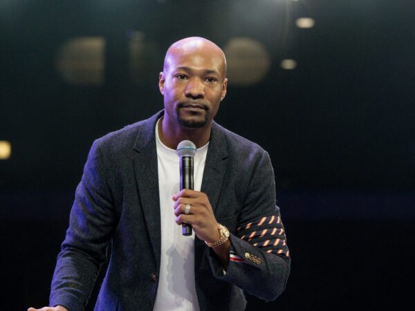 Pastor Keion Henderson’s Followers Allege Woman He Hushed In Viral Video Screams During Every Service 