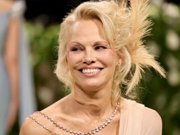 Pamela Anderson Is Absolutely Glowing at the Met Gala 2024 in Oscar de la Renta