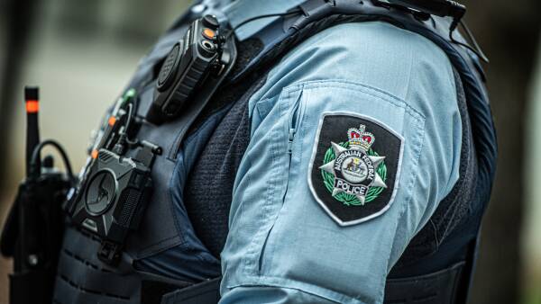 Gungahlin restaurant allegedly robbed with knife, crowbar