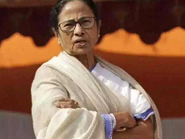 BJP paying money to buy votes: Mamata Banerjee