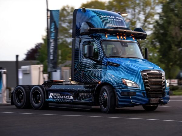 Daimler sets 2027 target for self-driving truck launch in the US