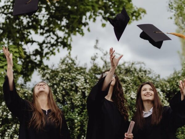 Best graduation gifts for her: 50 gift ideas for college grads