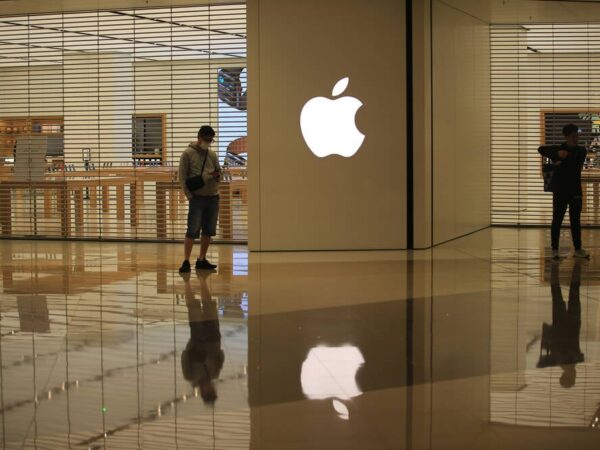 Apple broke the law with anti-union tactics in NYC, labor watchdog barks