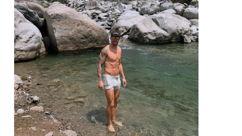 Faf du Plessis flaunts abs in picturesque Dharamsala