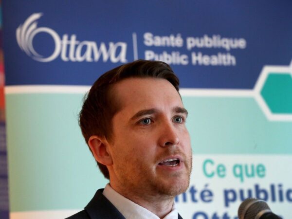 Public health officials encouraging older Ottawa residents to get updated COVID vaccine