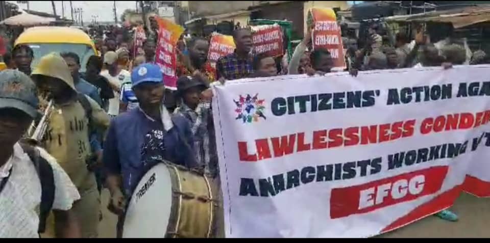 Activists protest in Lagos, say opposition figures using EFCC to hunt Yahaya Bello