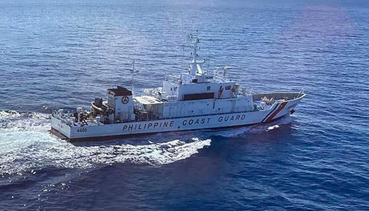 2 PH ships protect fishers as China guards ‘trespassers’